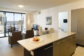 Oaks Brisbane River City Suites Aparthotel