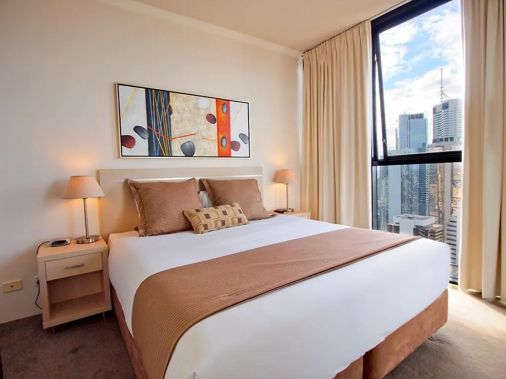 Oaks Brisbane River City Suites 4*,