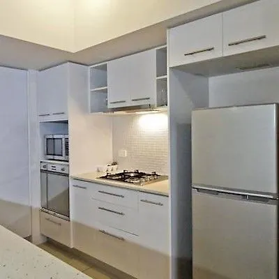 Oaks Brisbane River City Suites