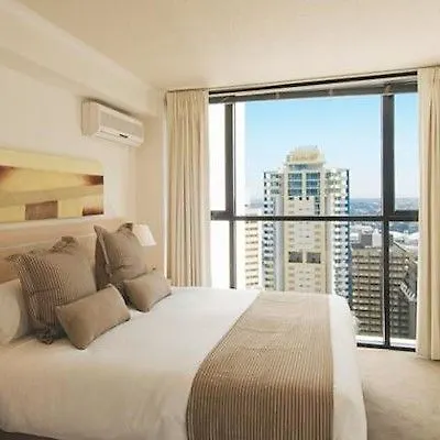 Oaks Brisbane River City Suites 4*,