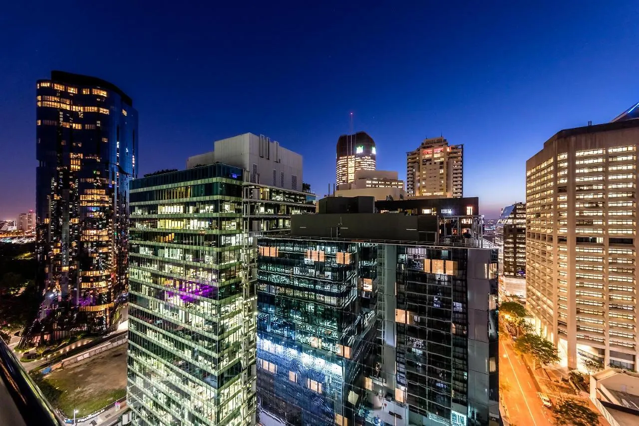 Oaks Brisbane River City Suites Aparthotel