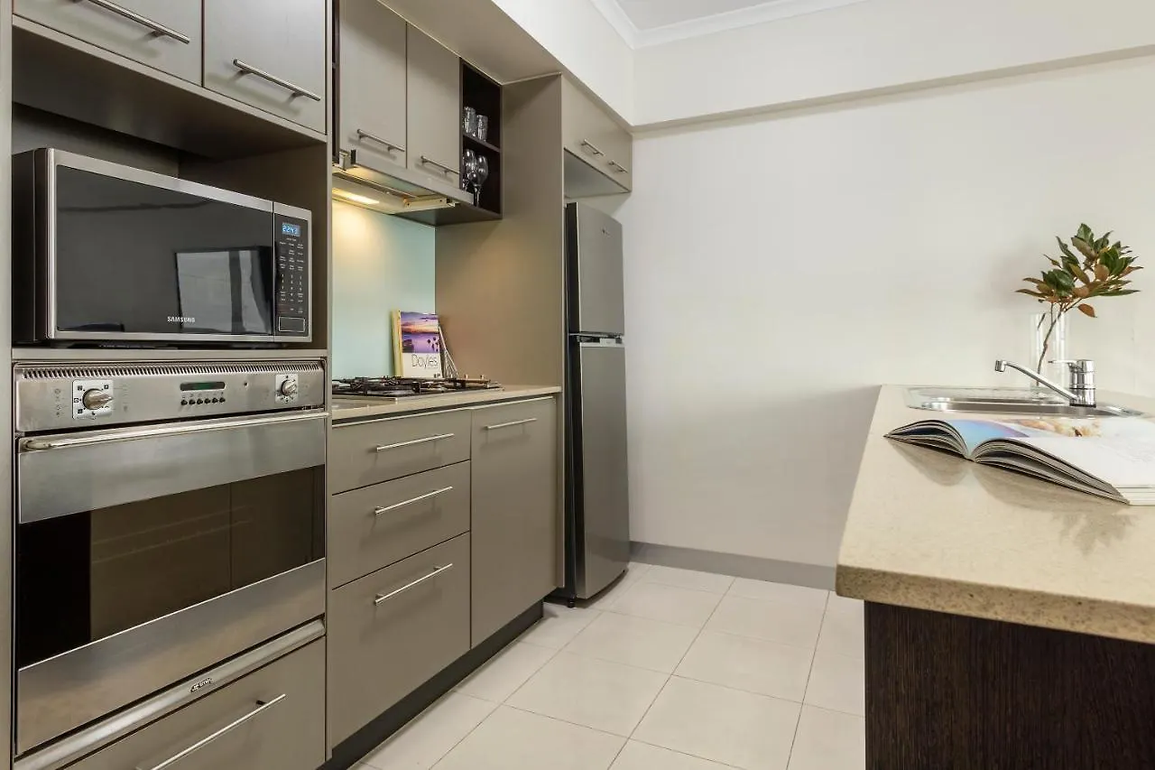Oaks Brisbane River City Suites 4*,