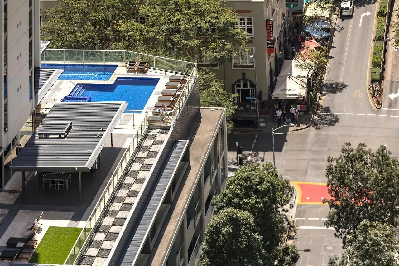 Oaks Brisbane River City Suites Aparthotel