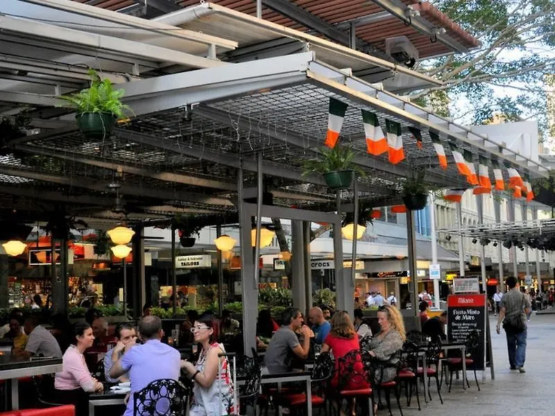 Oaks Brisbane River City Suites מלון דירות